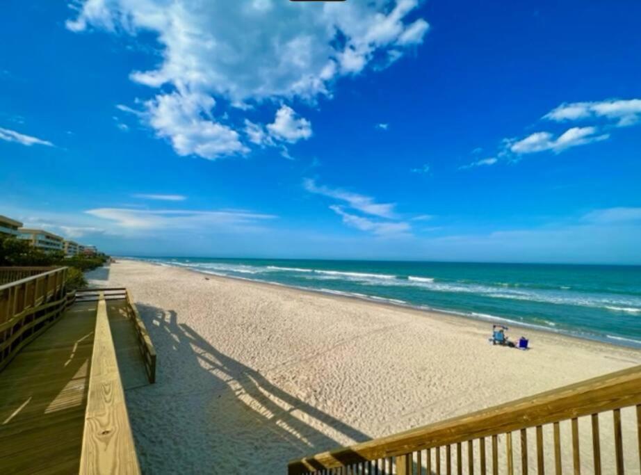 Ocean 21 - Waves & Wonders Apartment Indian Harbour Beach Екстериор снимка